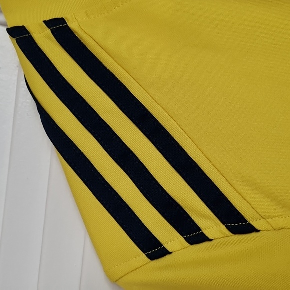 💢ADIDAS SHIRT💢 - Picture 7 of 11